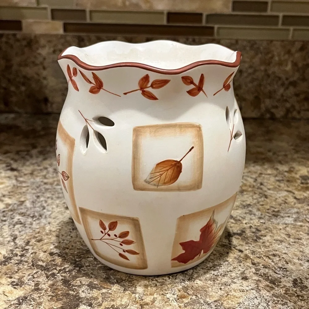 Yankee Candle Natures Touch Tart Warmer Leaf Pattern